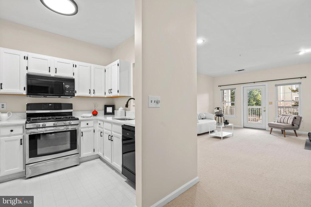 1704 LAKE SHORE CREST DRIVE 21