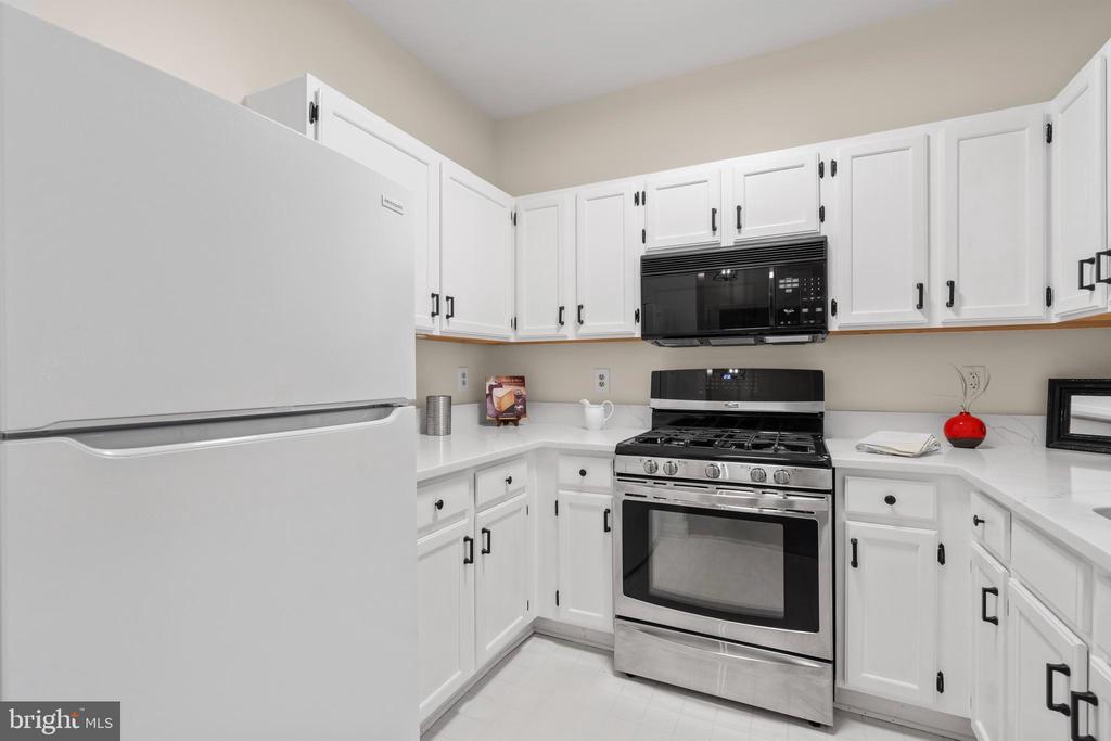 1704 LAKE SHORE CREST DRIVE 21