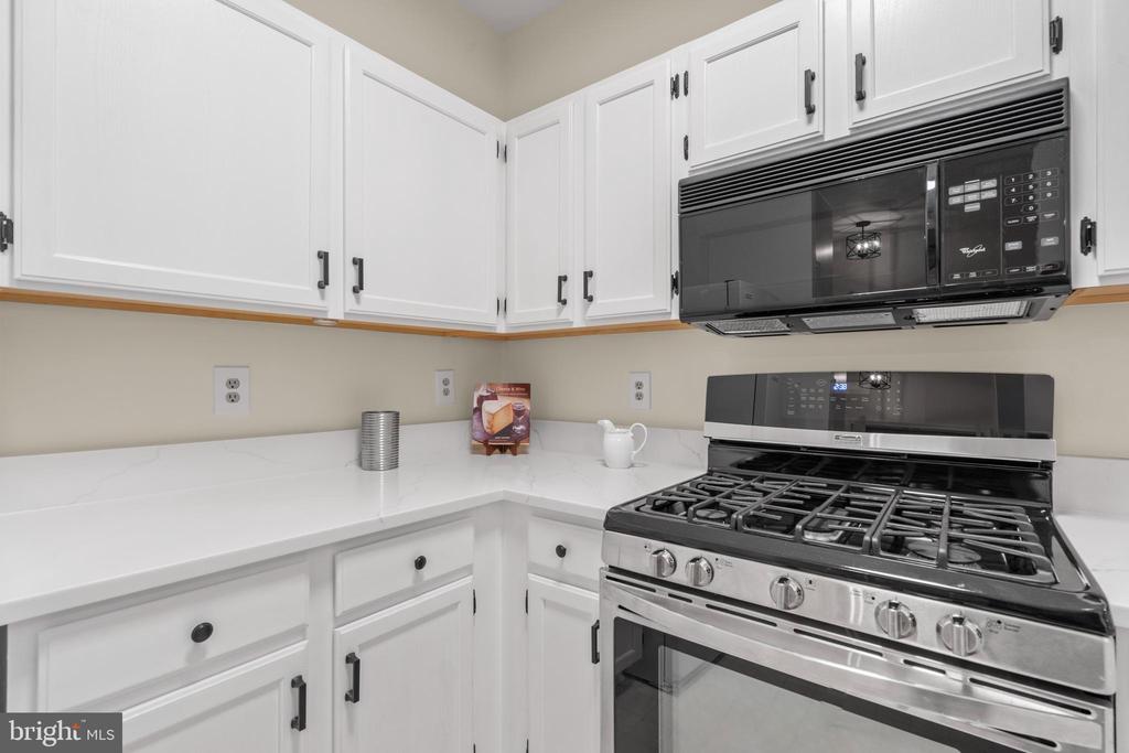 1704 LAKE SHORE CREST DRIVE 21