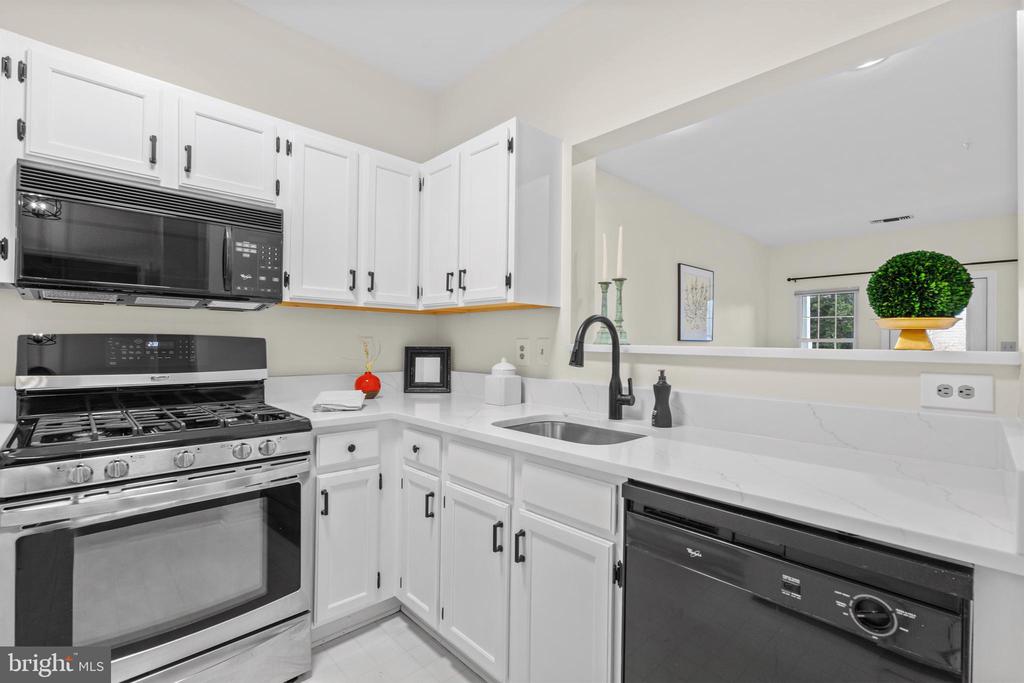 1704 LAKE SHORE CREST DRIVE 21