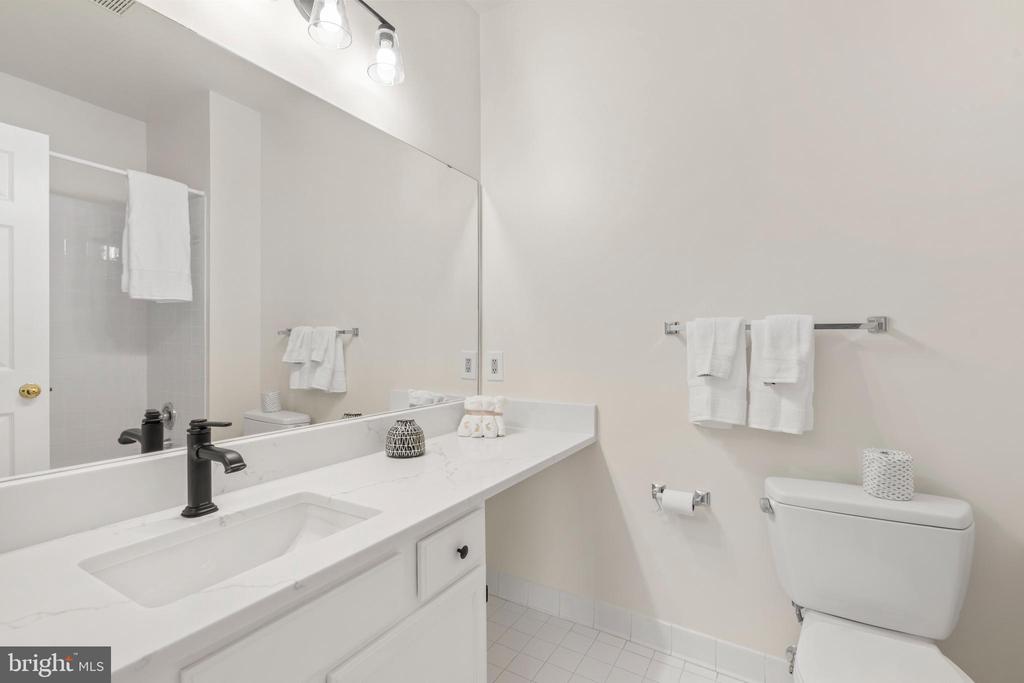 1704 LAKE SHORE CREST DRIVE 21