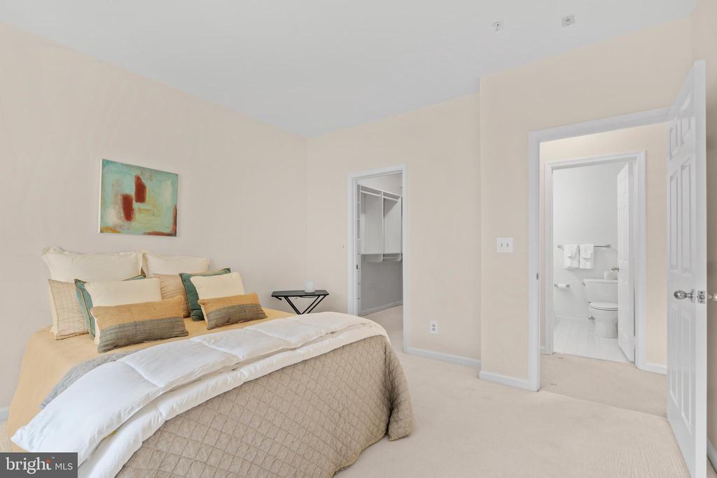 1704 LAKE SHORE CREST DRIVE 21