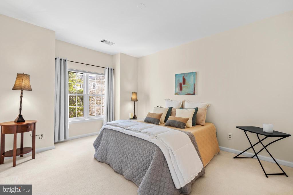 1704 LAKE SHORE CREST DRIVE 21