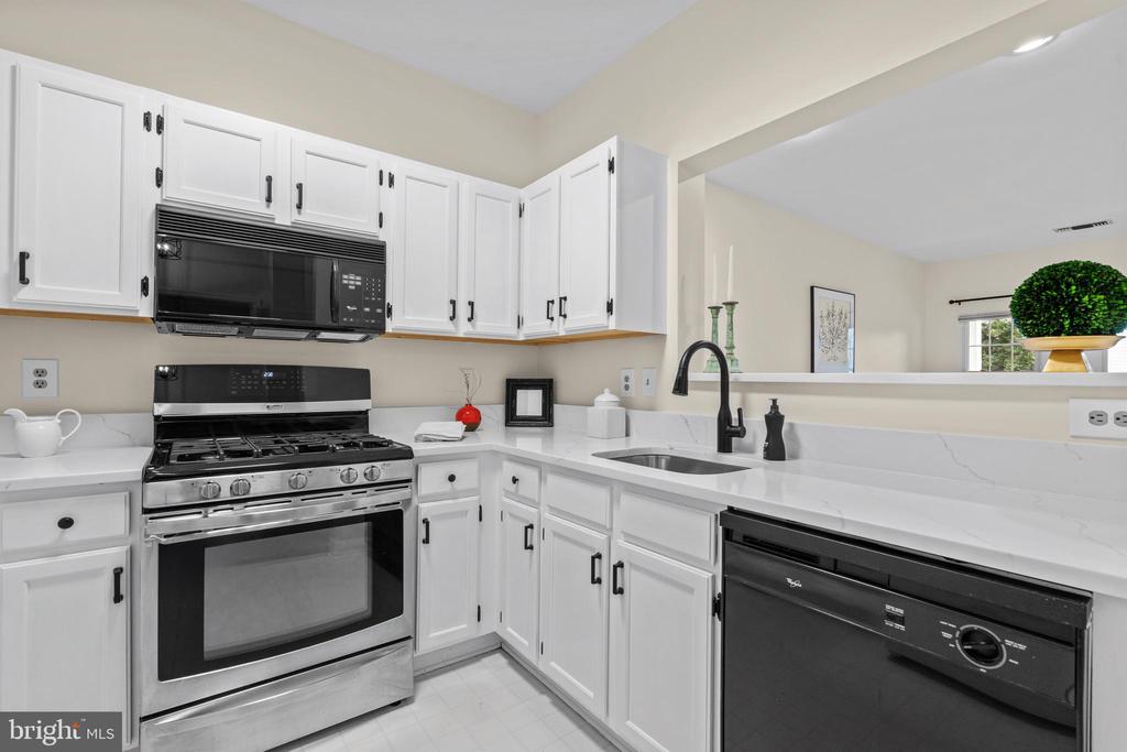 1704 LAKE SHORE CREST DRIVE 21