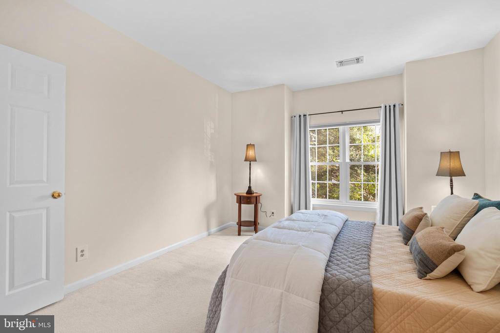 1704 LAKE SHORE CREST DRIVE 21