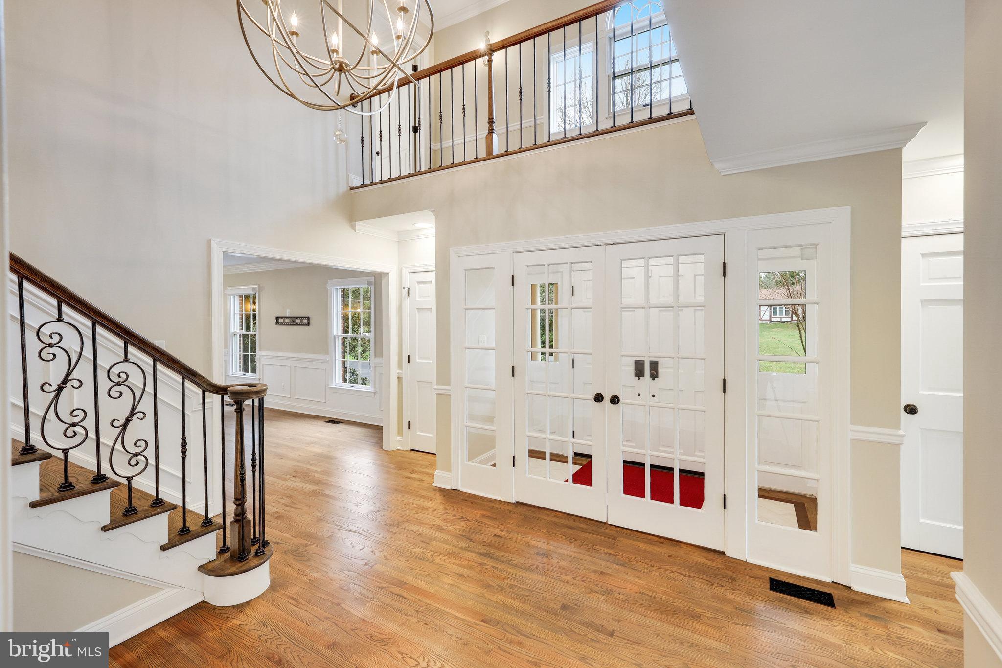 9425 LAKESIDE DRIVE