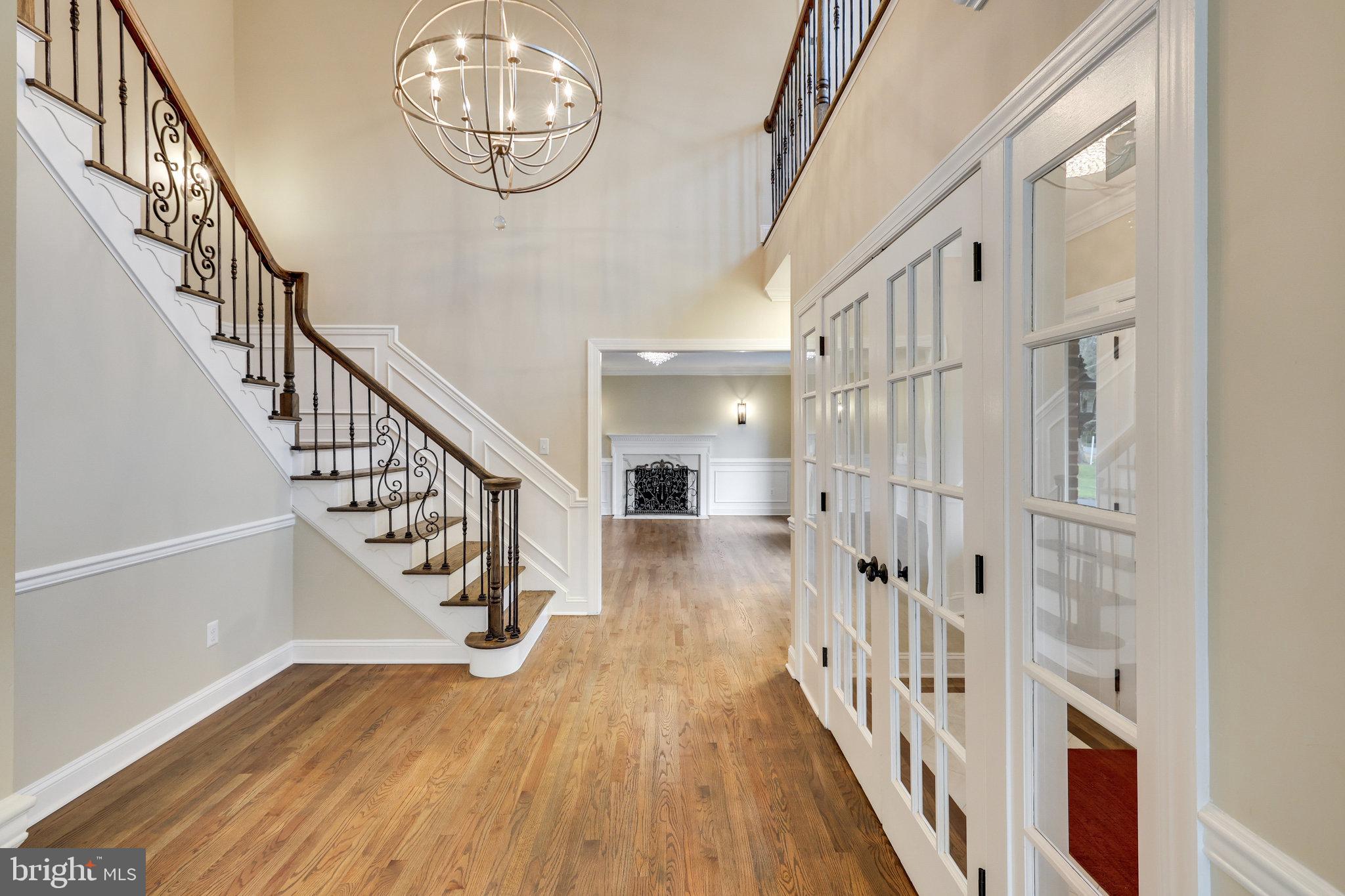 9425 LAKESIDE DRIVE