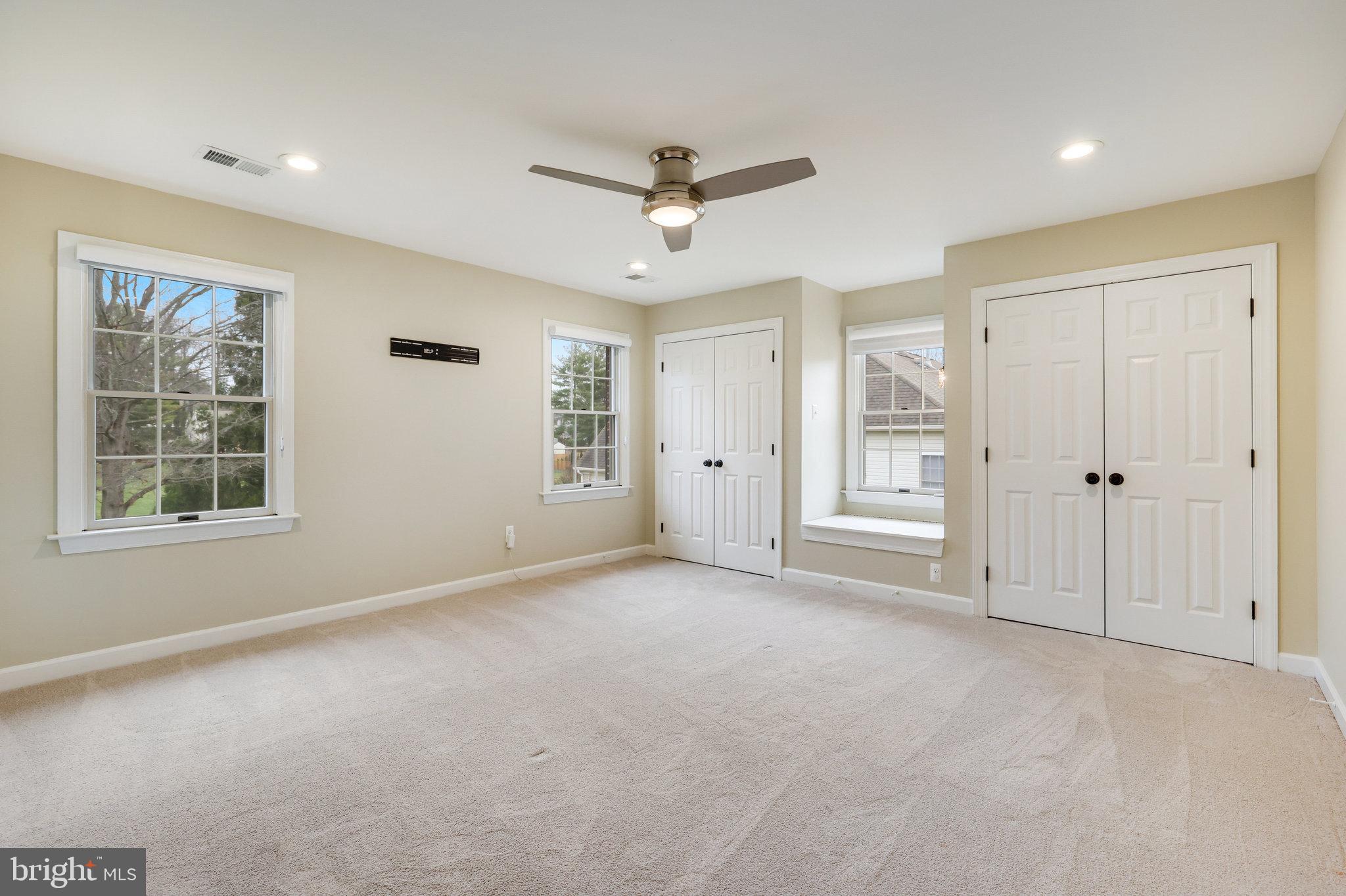 9425 LAKESIDE DRIVE