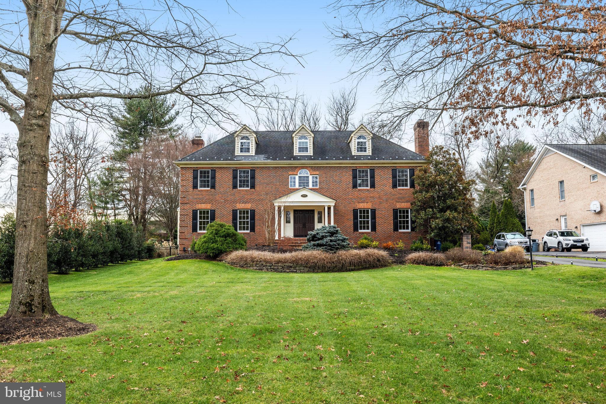 9425 LAKESIDE DRIVE