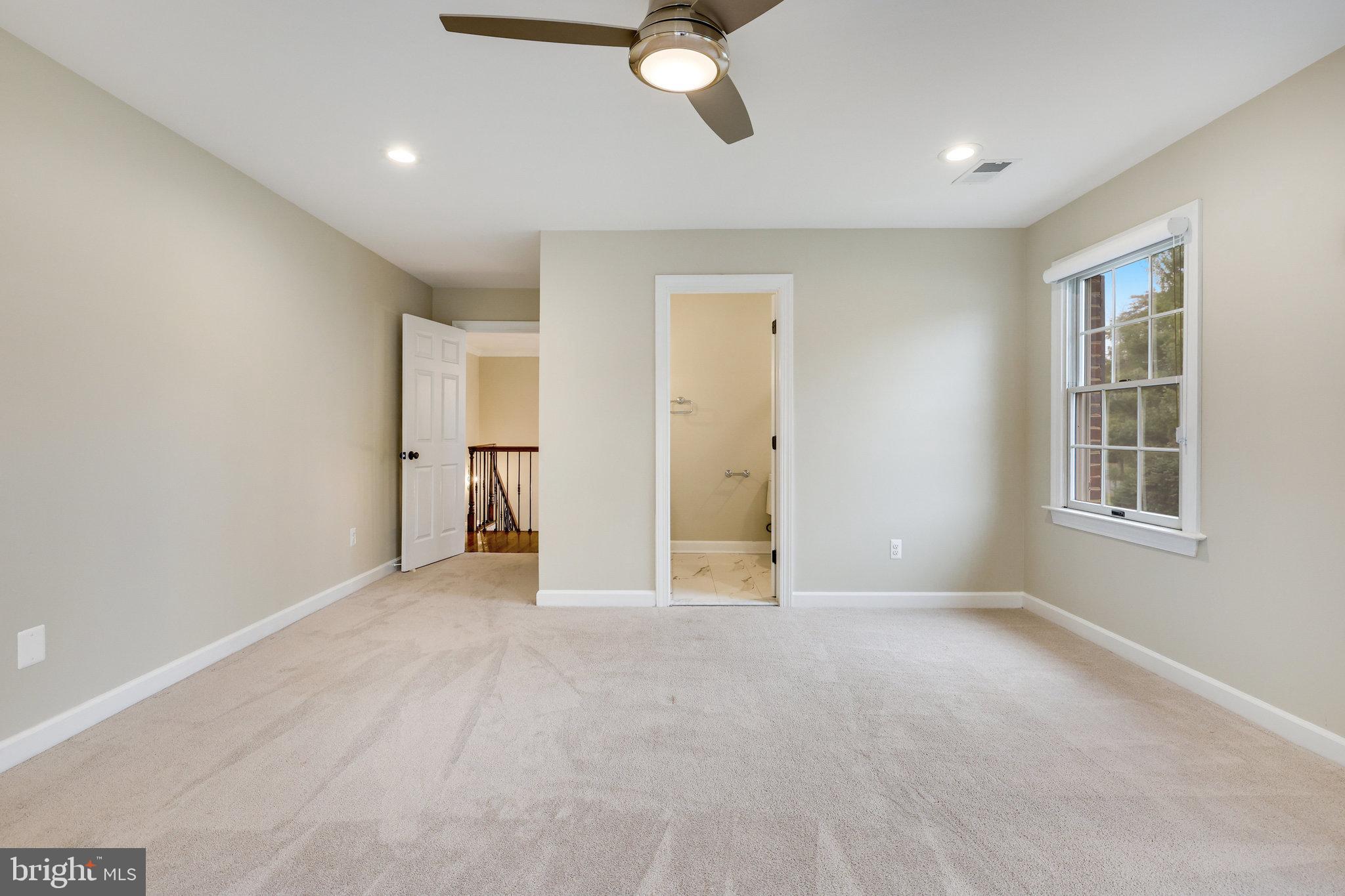 9425 LAKESIDE DRIVE
