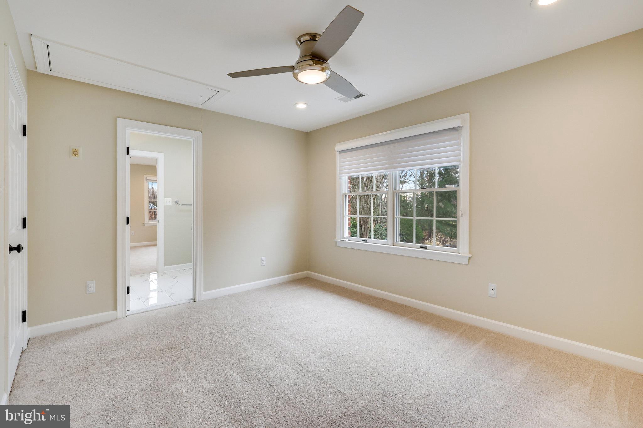9425 LAKESIDE DRIVE