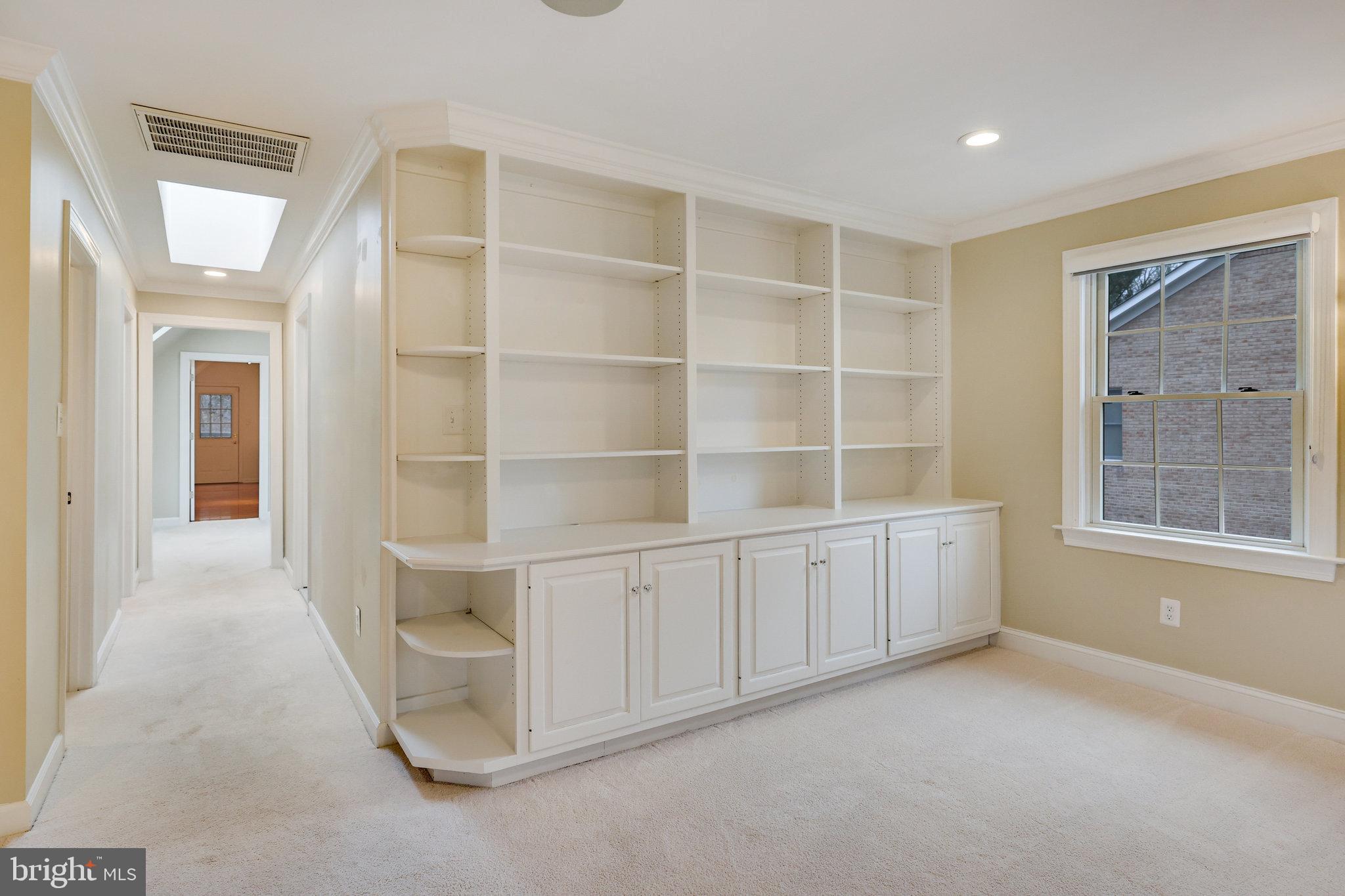 9425 LAKESIDE DRIVE