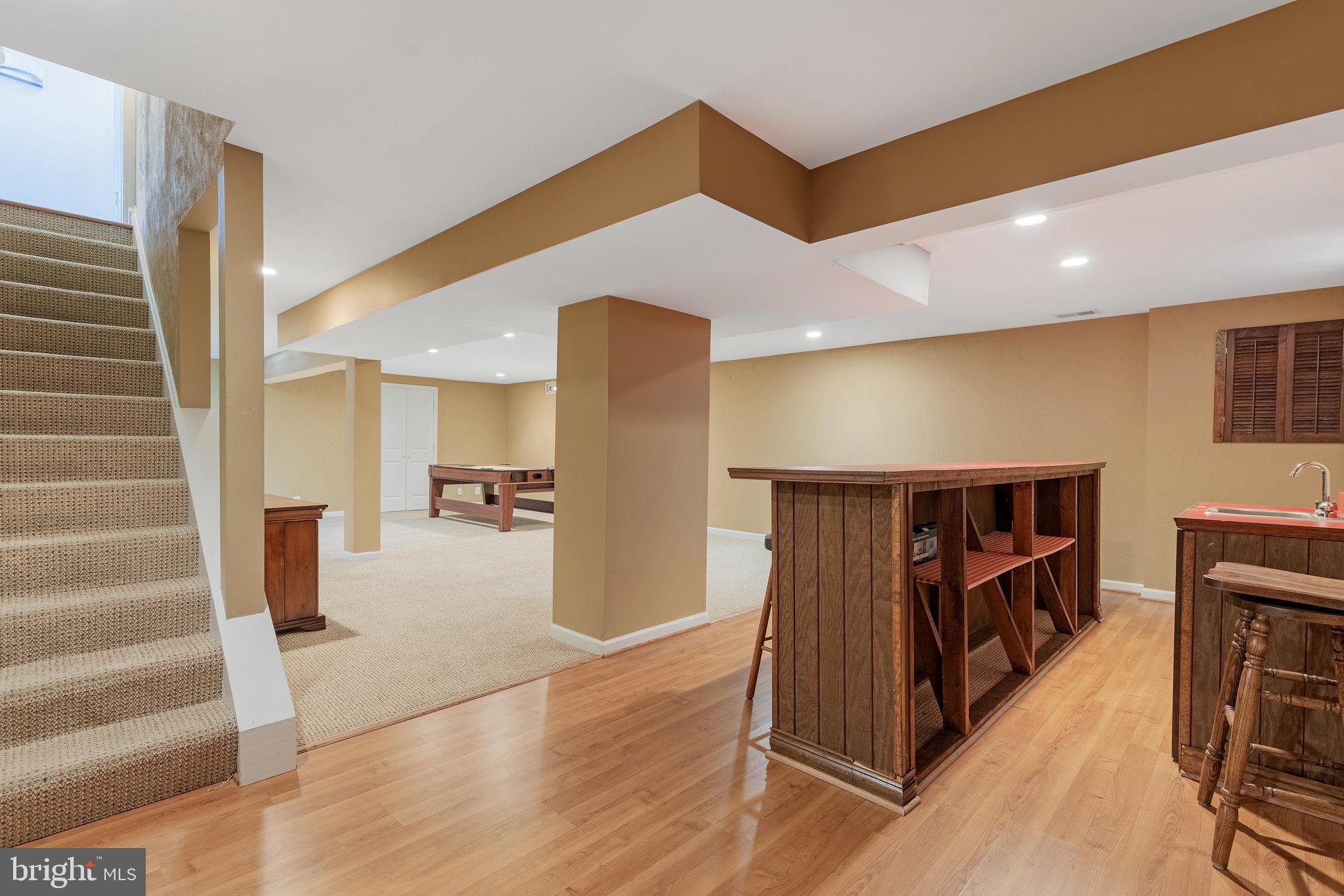 8621 NANLEE DRIVE