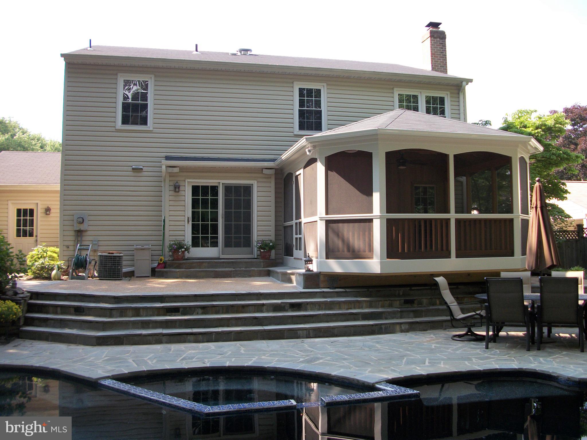 8621 NANLEE DRIVE