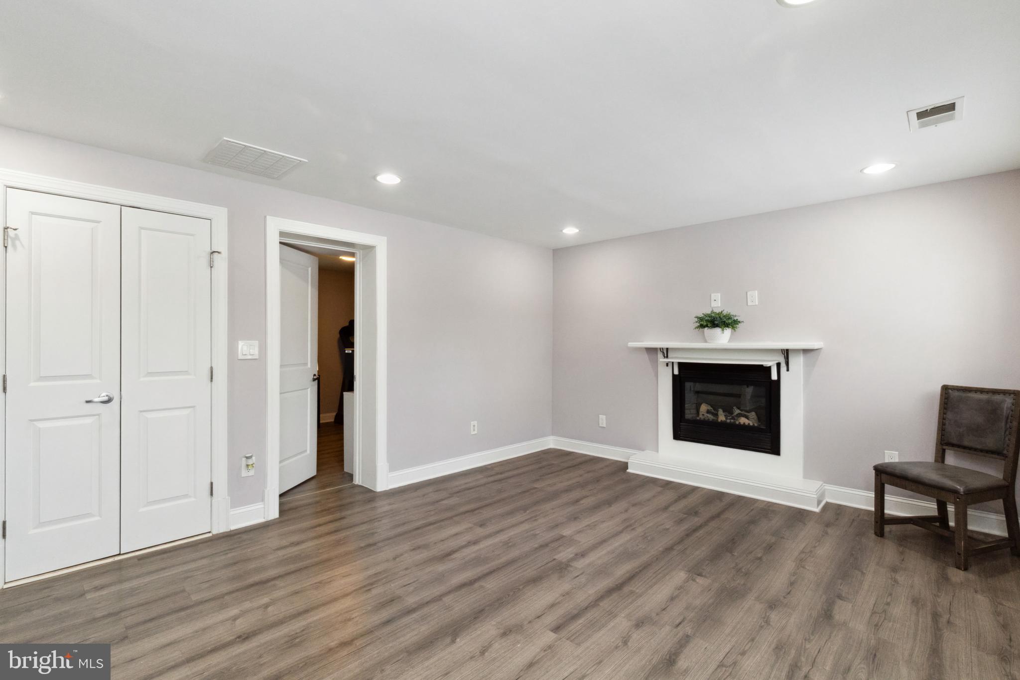 7561 KINGMAN DRIVE