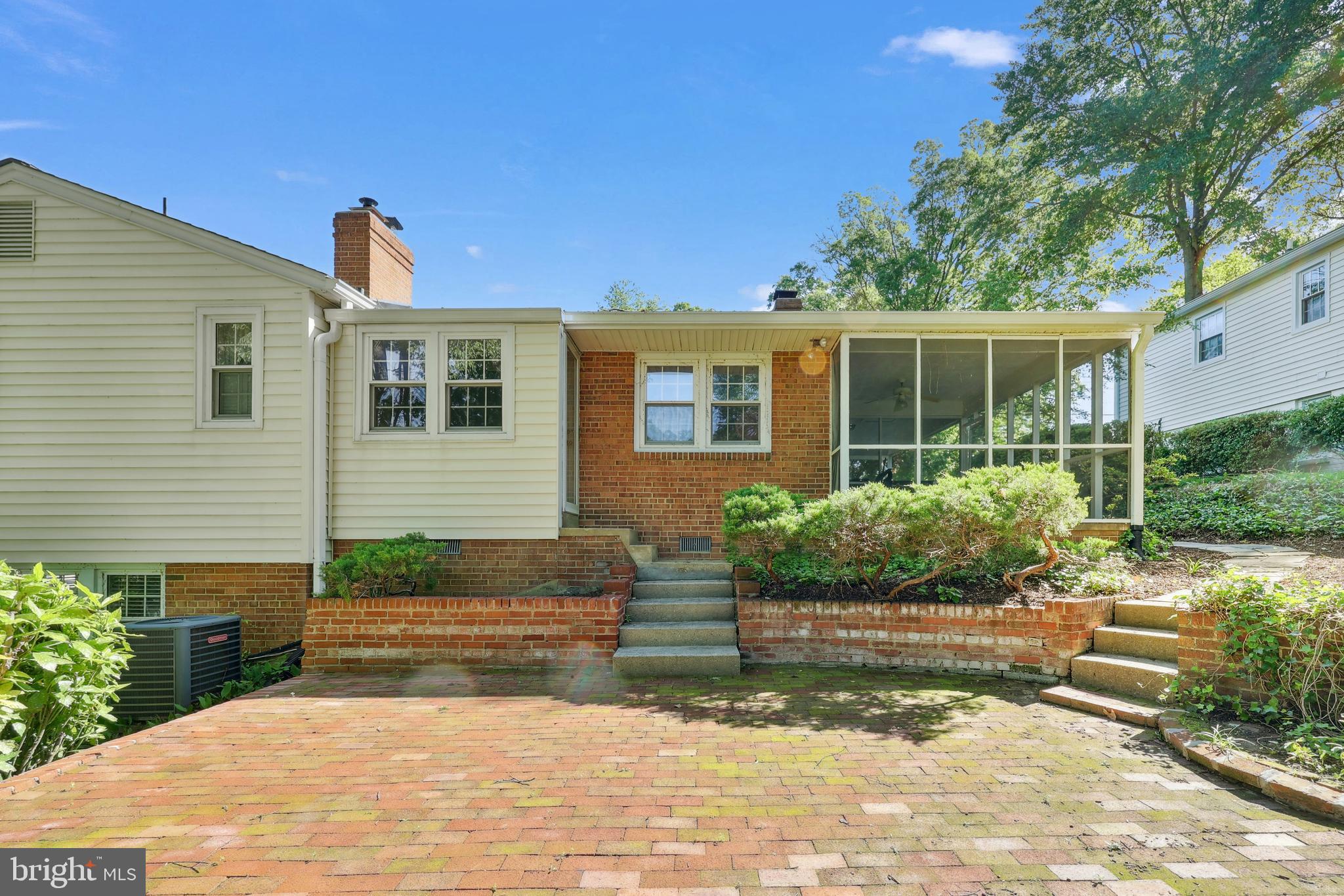1113 CAMERON ROAD