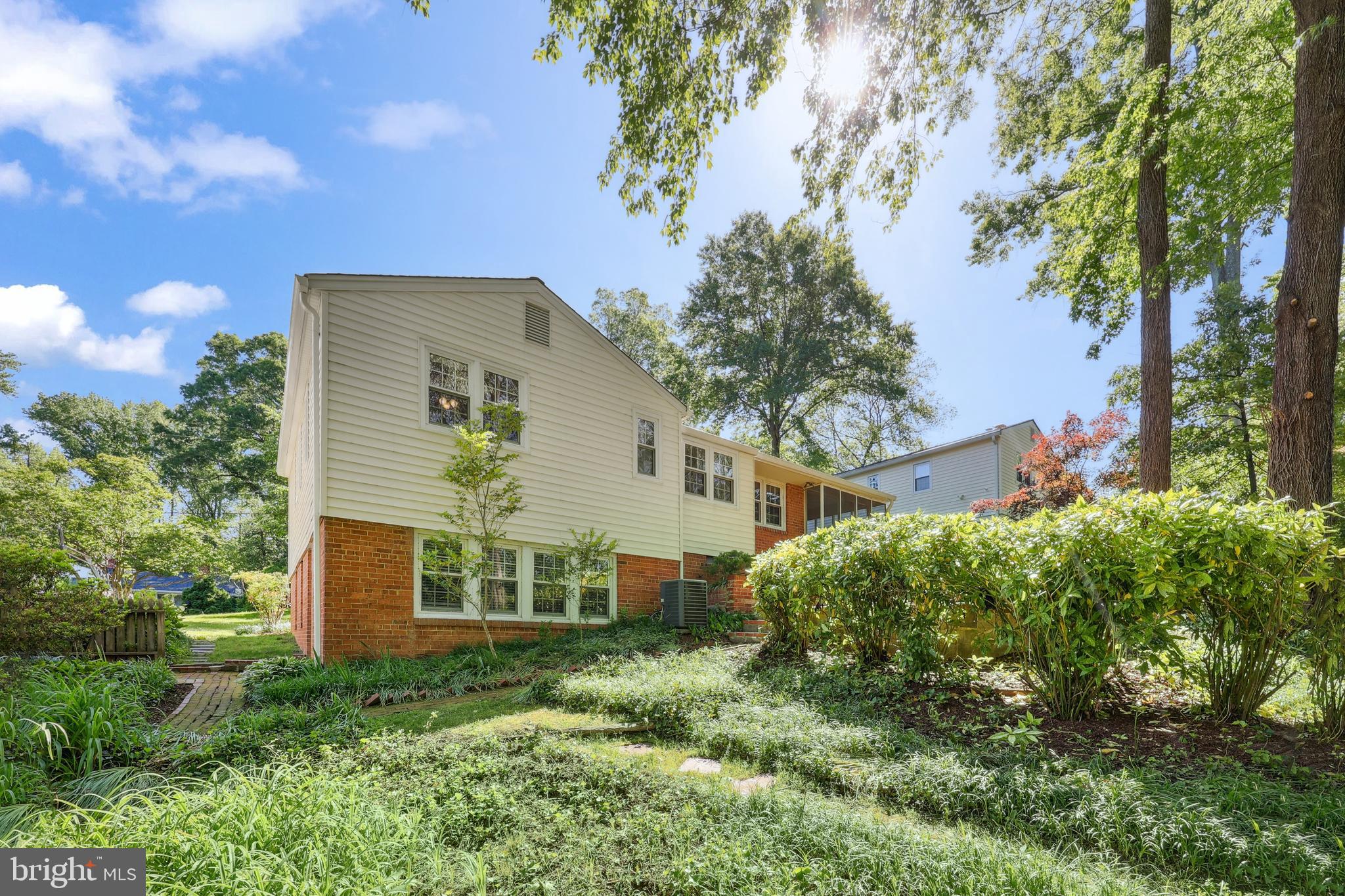 1113 CAMERON ROAD