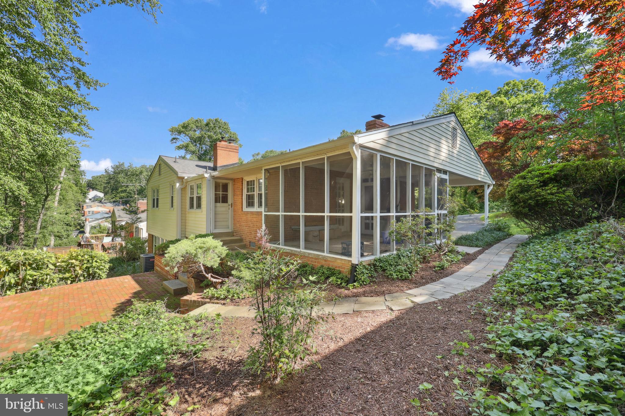 1113 CAMERON ROAD