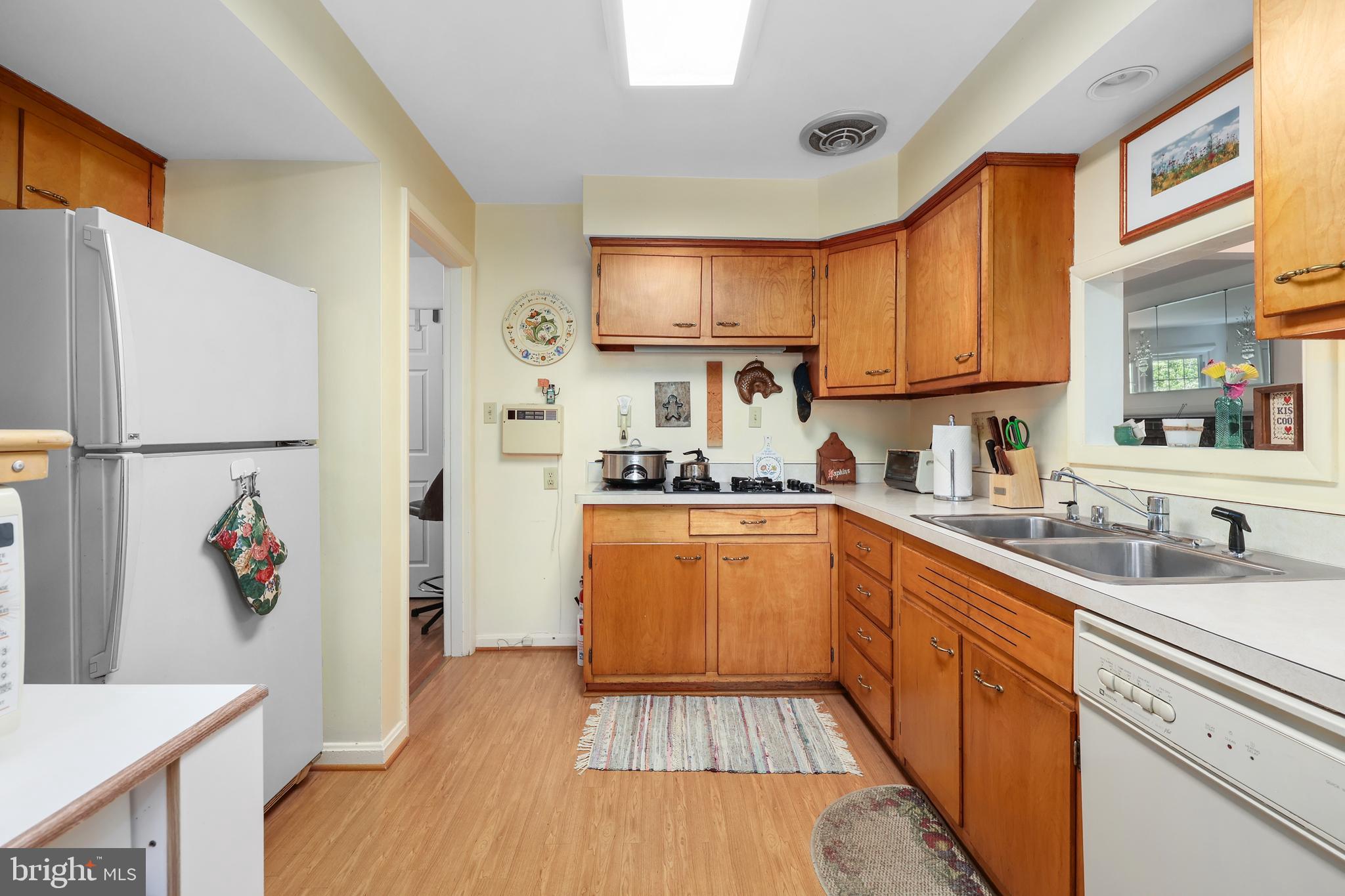 1113 CAMERON ROAD