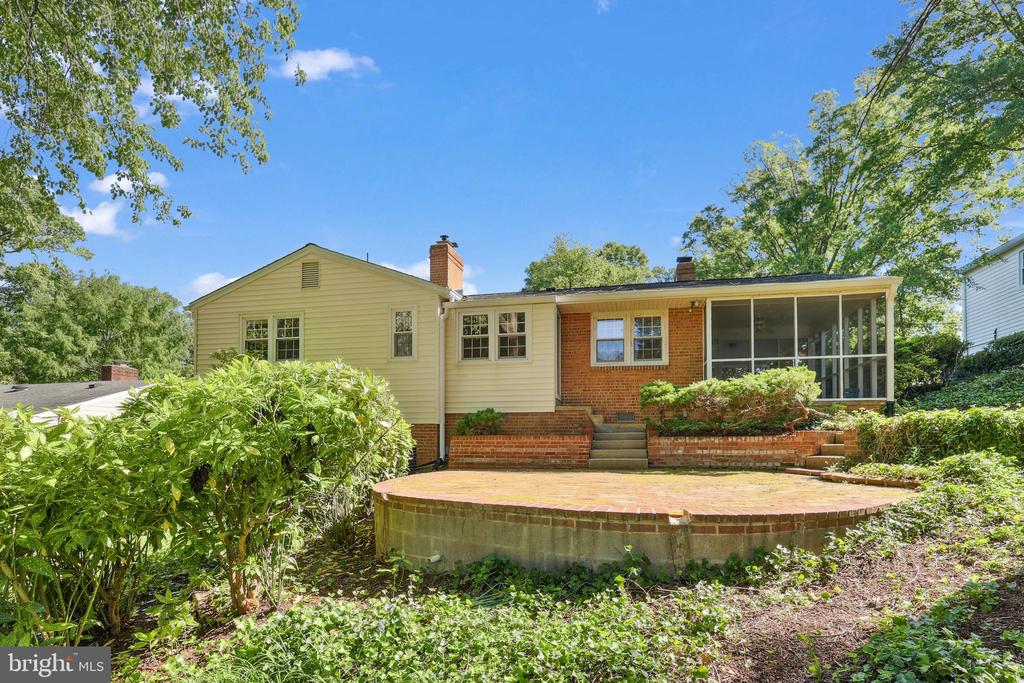 1113 CAMERON ROAD