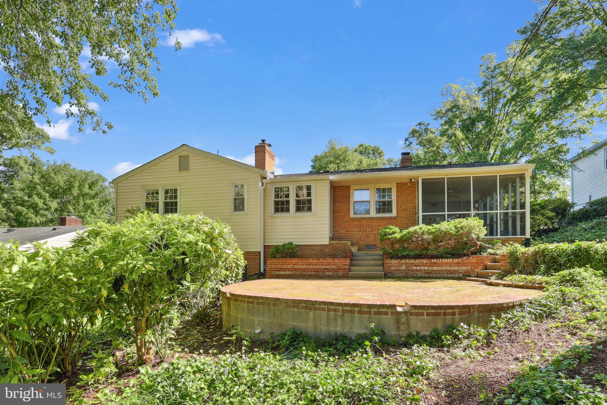 1113 CAMERON ROAD