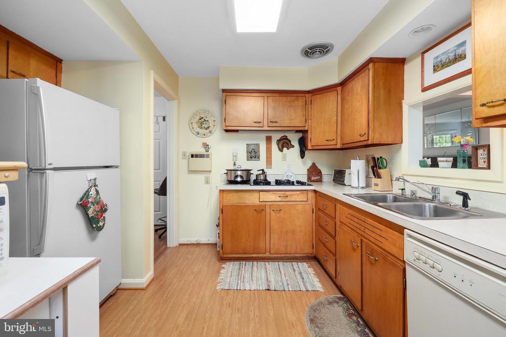 1113 CAMERON ROAD