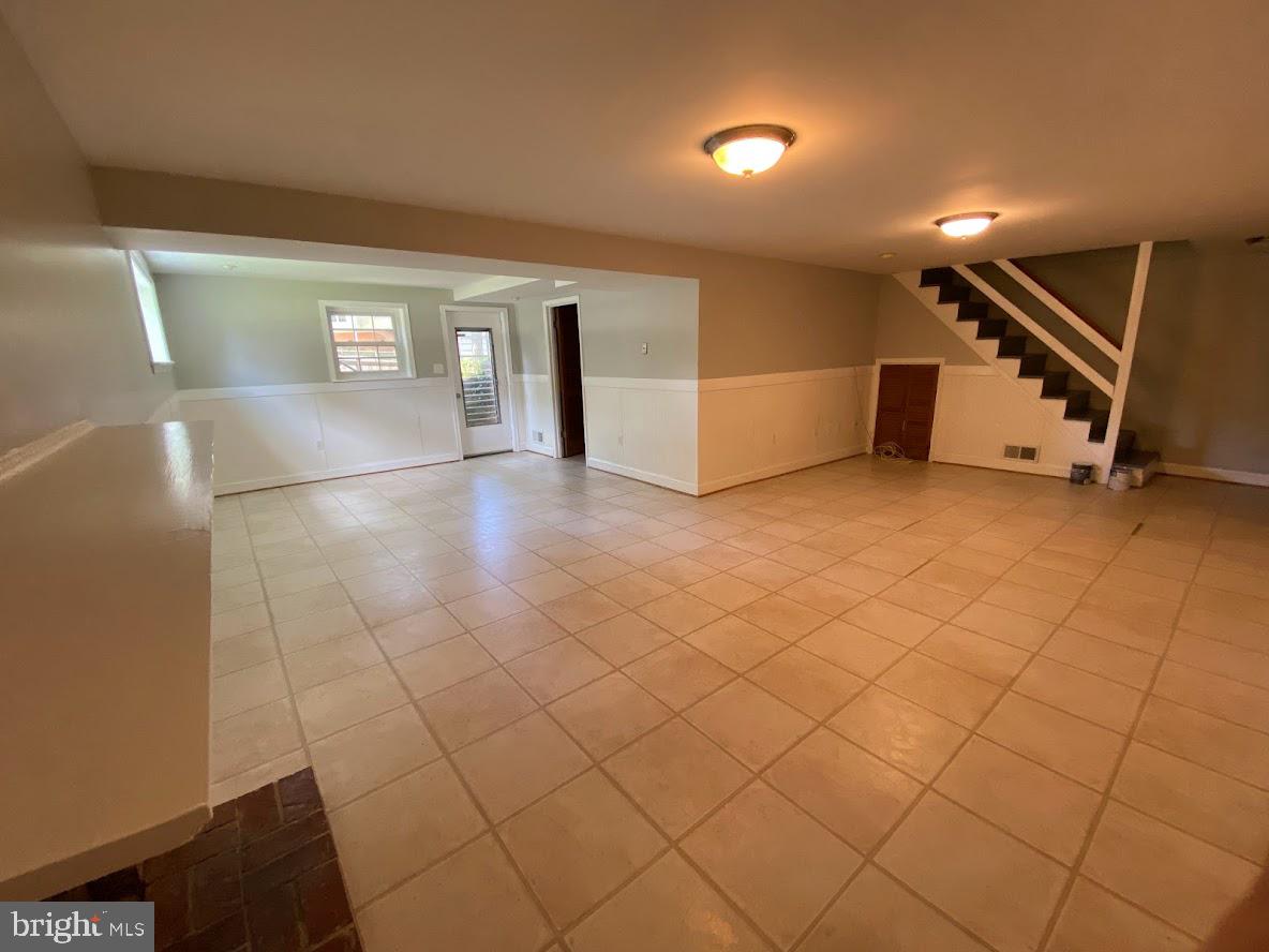 8318 ORANGE COURT