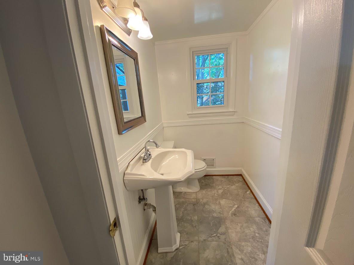 8318 ORANGE COURT
