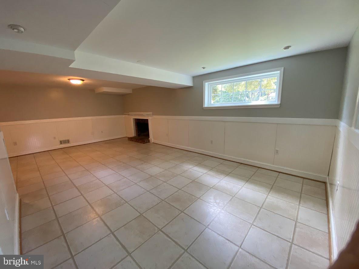 8318 ORANGE COURT