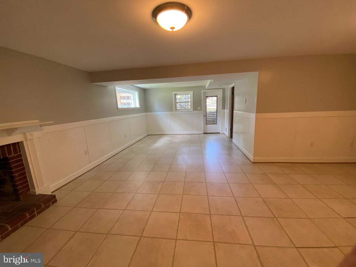 8318 ORANGE COURT