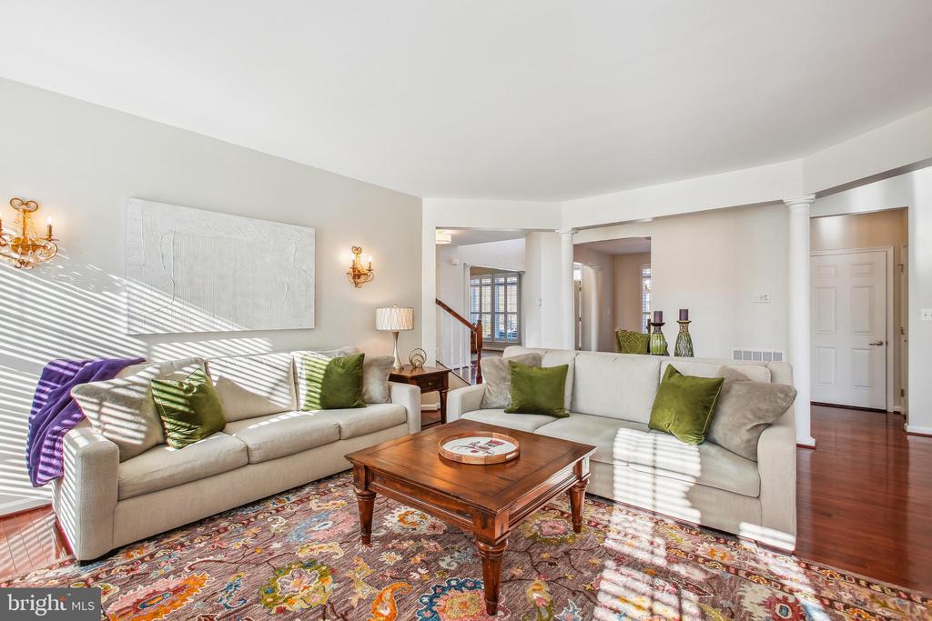5005 HALLEY FARM COURT