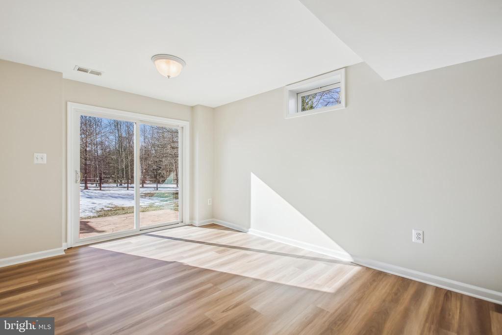 5005 HALLEY FARM COURT