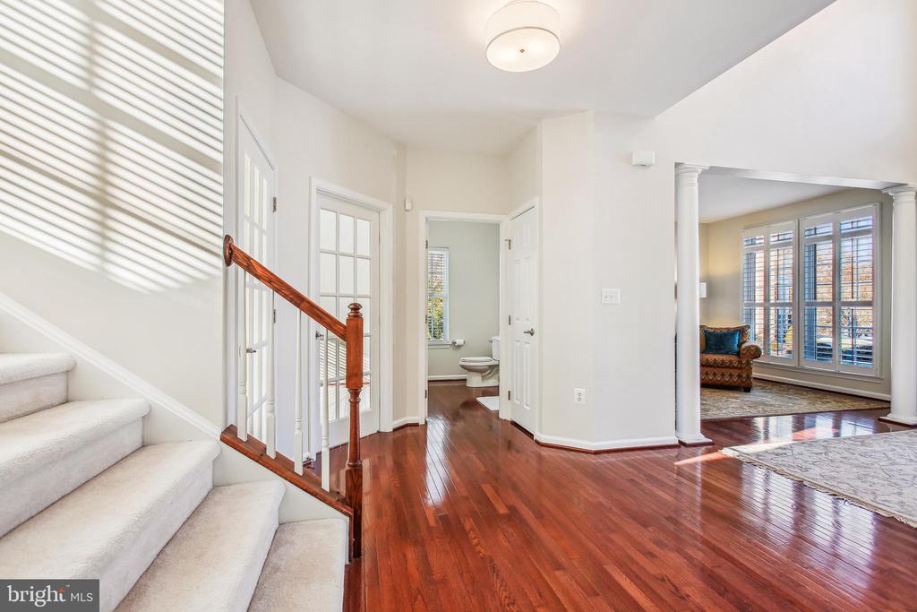 5005 HALLEY FARM COURT