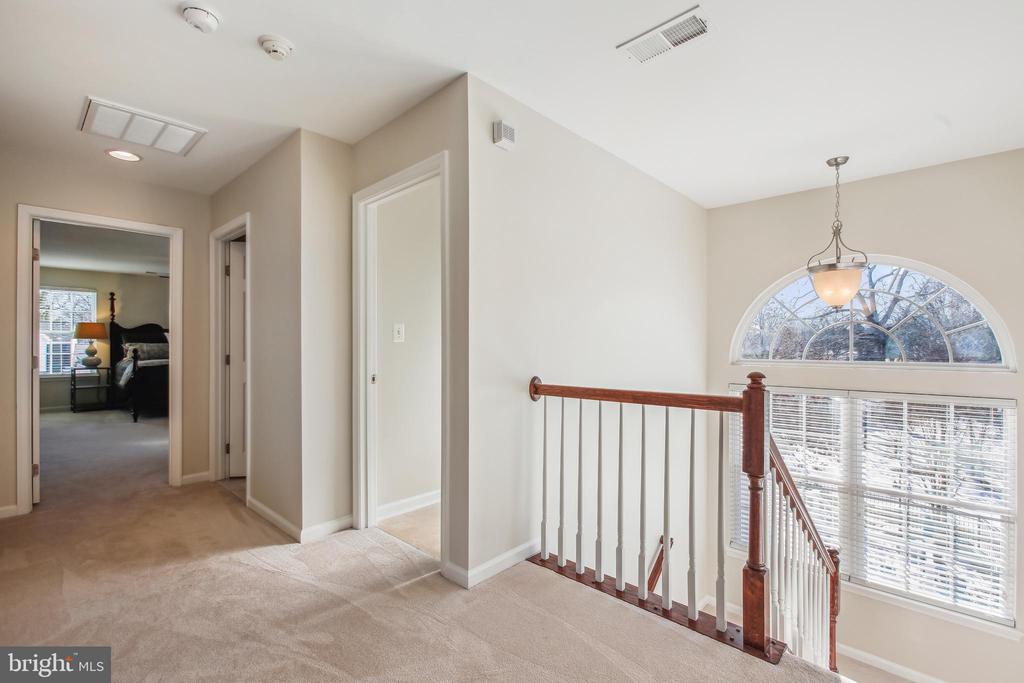 5005 HALLEY FARM COURT