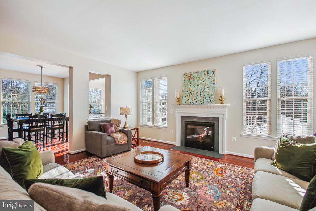5005 HALLEY FARM COURT