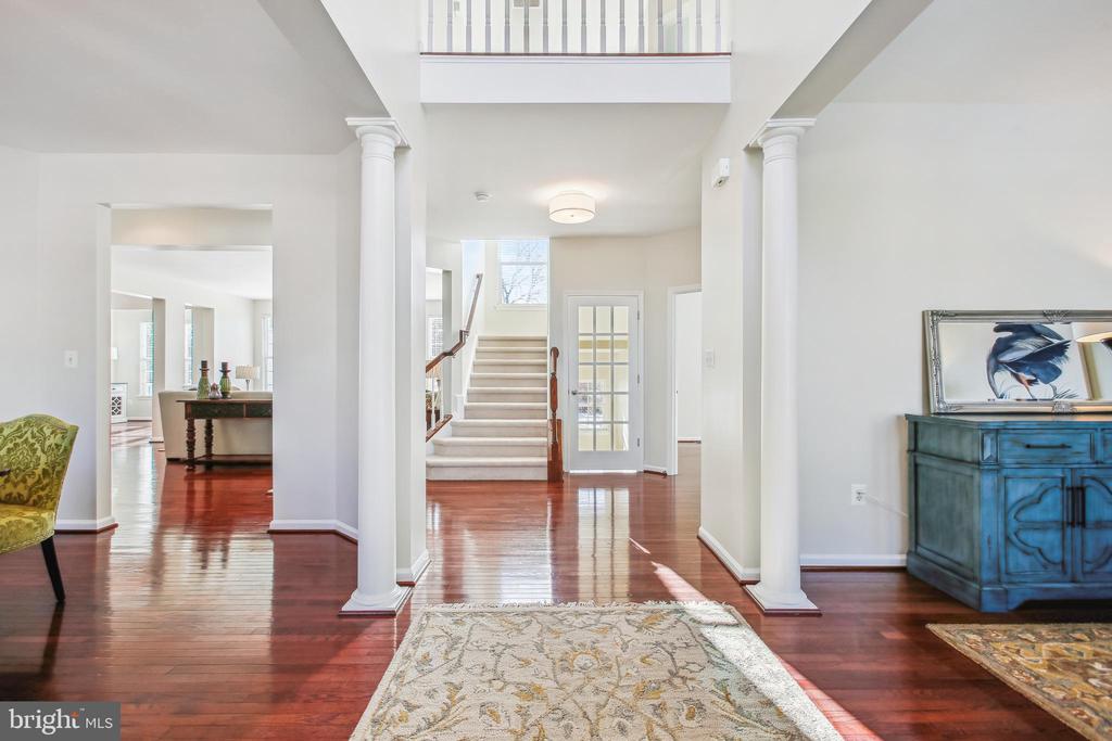 5005 HALLEY FARM COURT