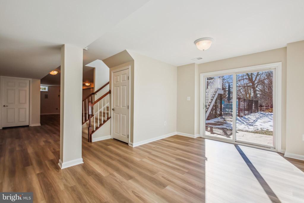 5005 HALLEY FARM COURT