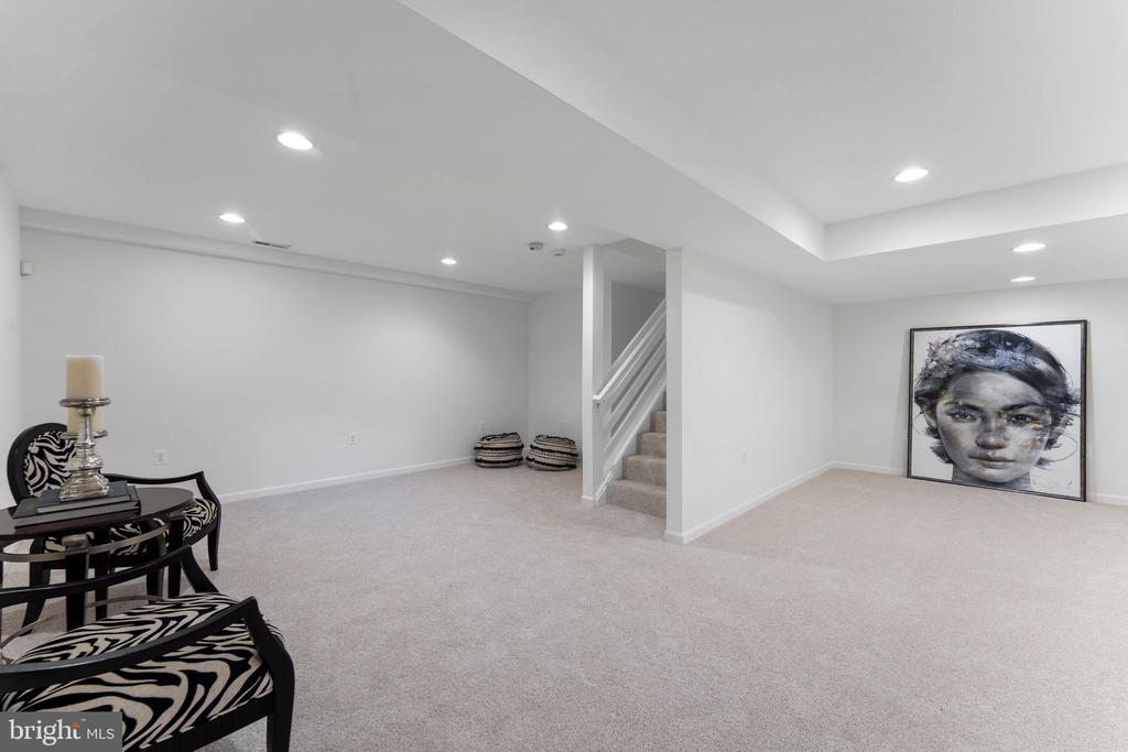 6140 RAMSHORN DRIVE