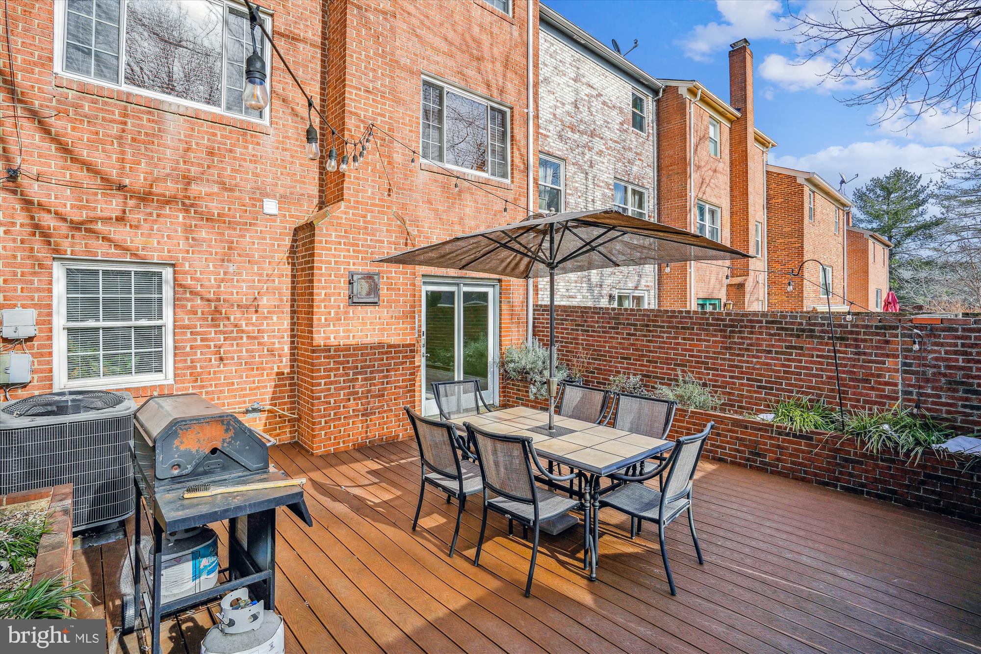8131 LARKIN LANE