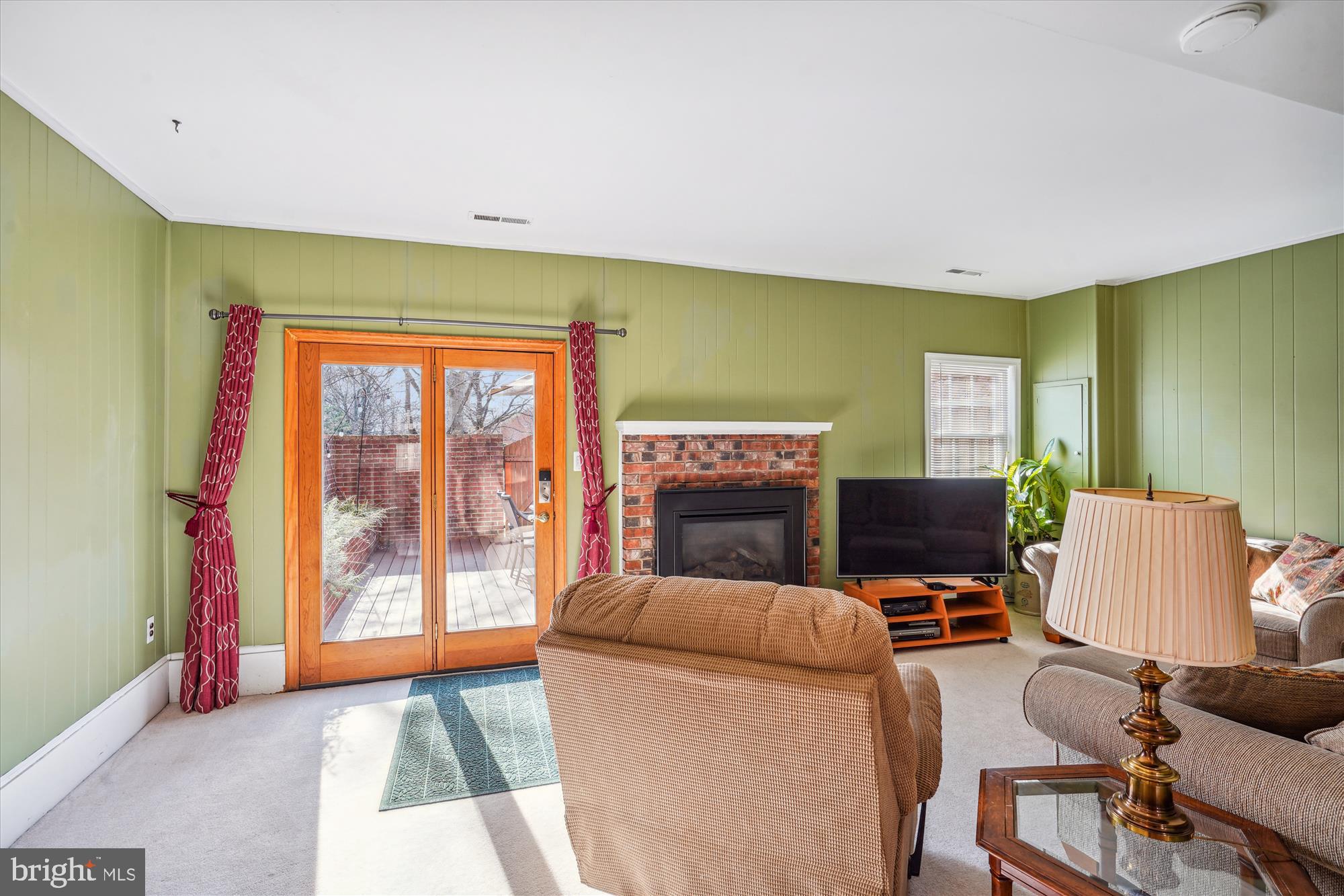 8131 LARKIN LANE
