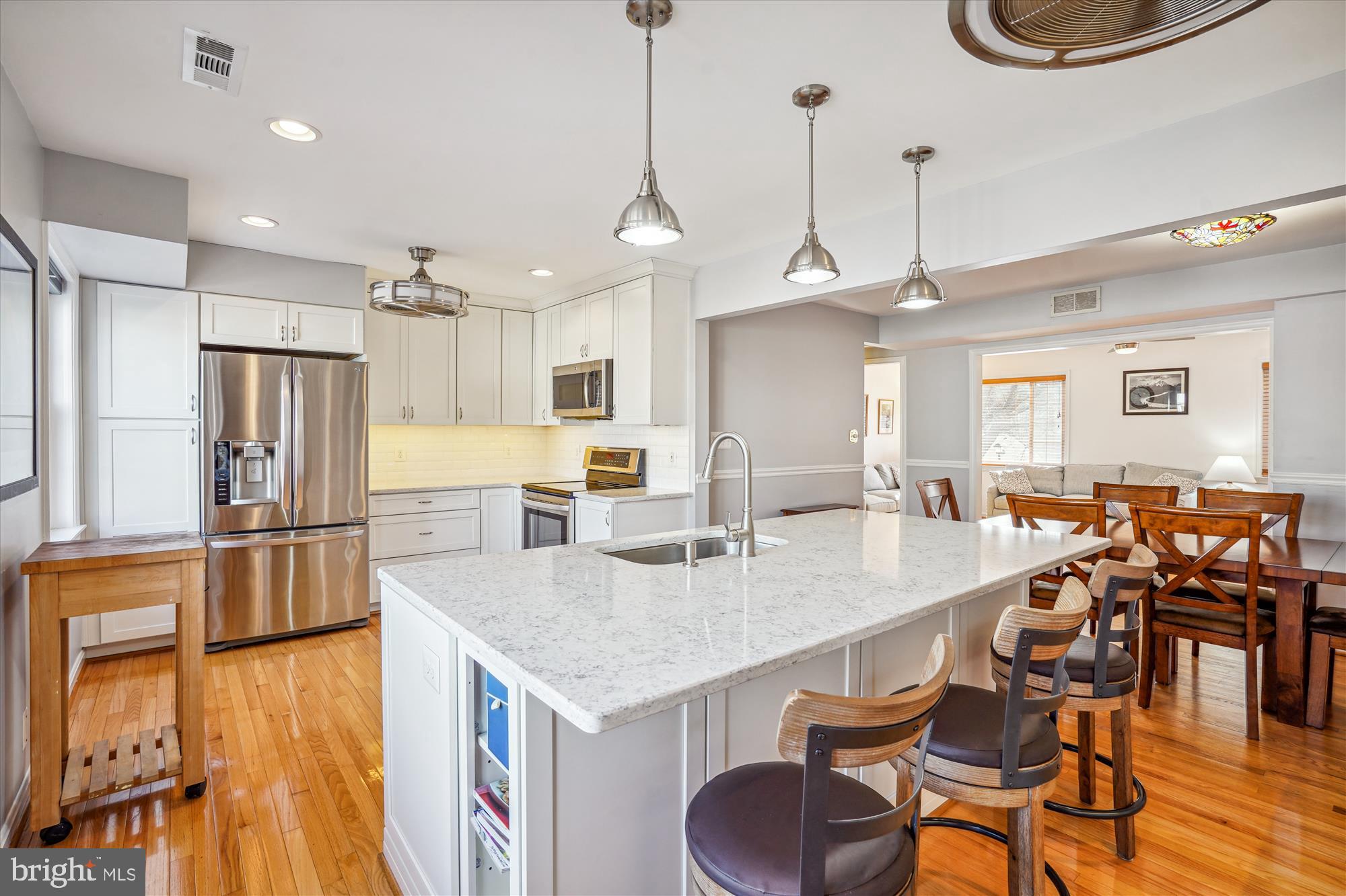 8131 LARKIN LANE