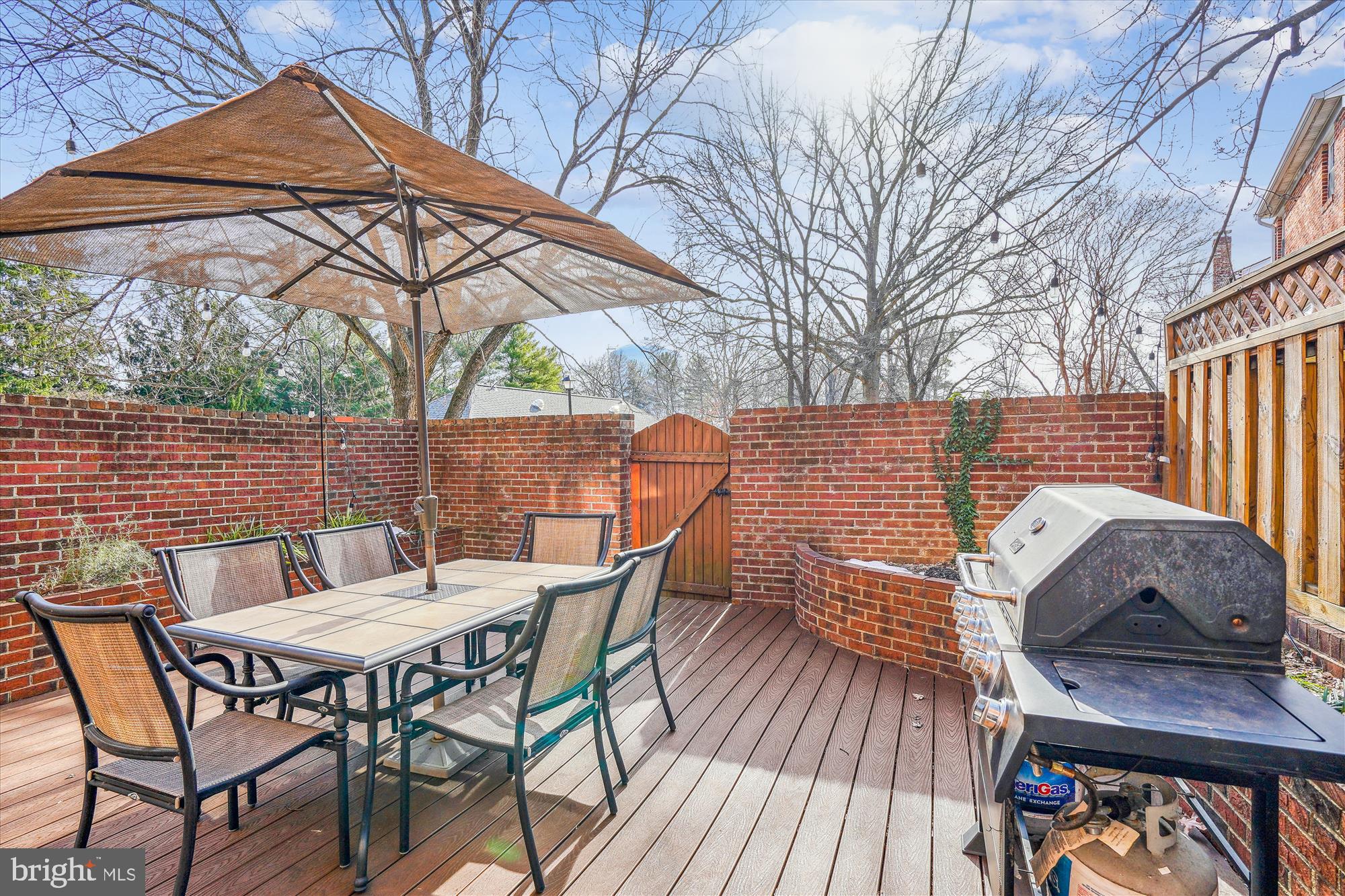 8131 LARKIN LANE