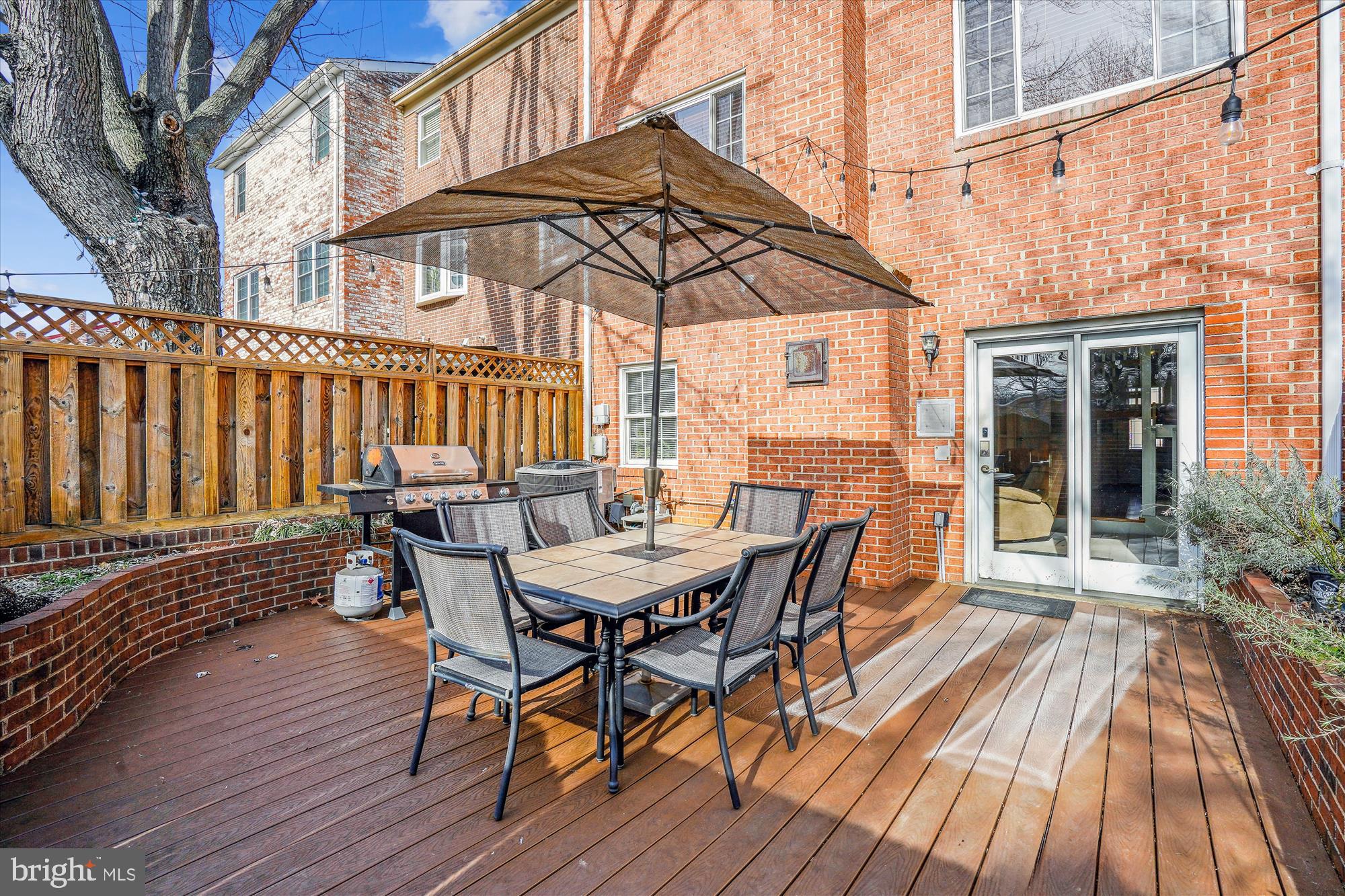 8131 LARKIN LANE