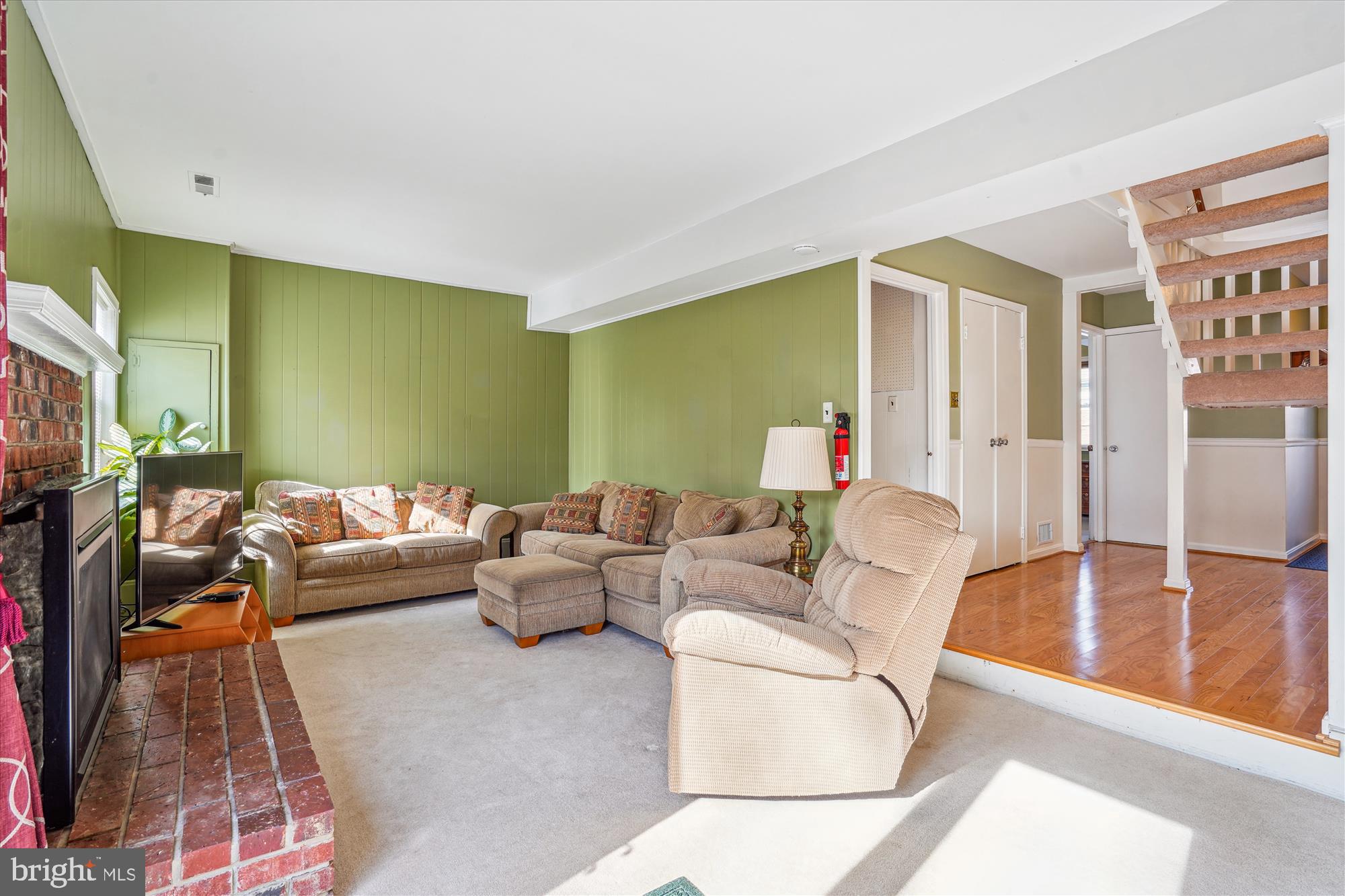 8131 LARKIN LANE