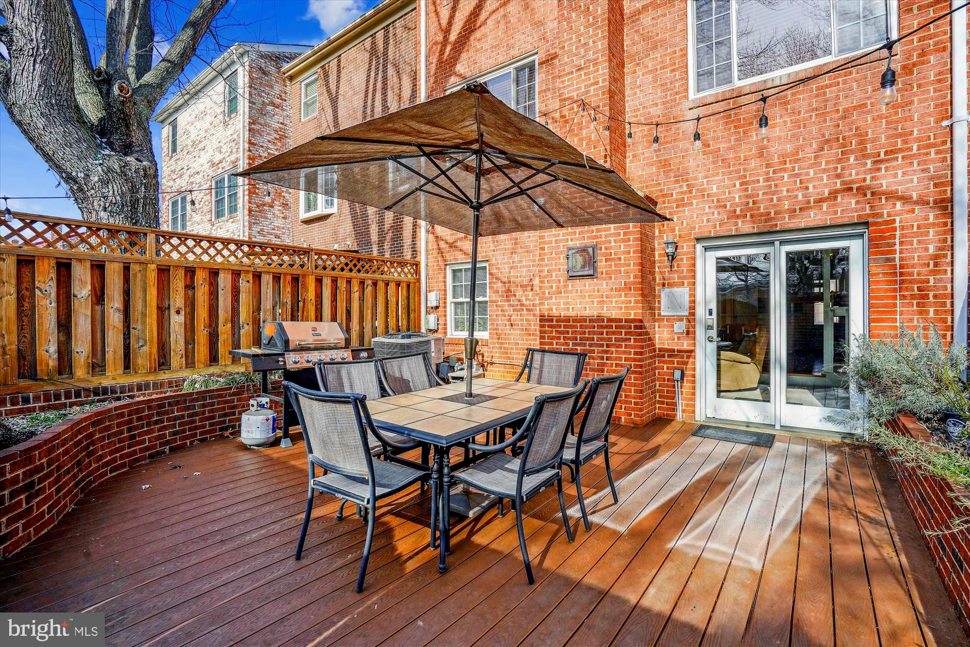 8131 LARKIN LANE