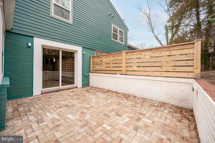 915 DRESDEN COURT