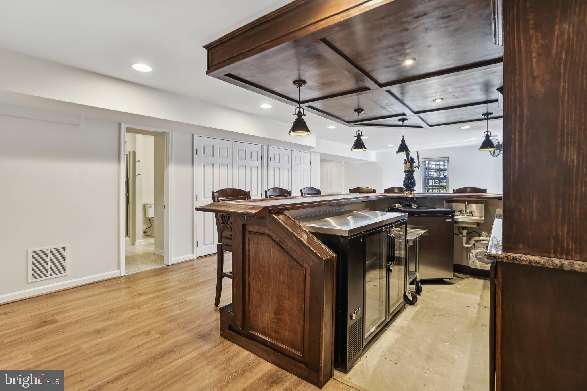 711 HUNTSMAN PLACE