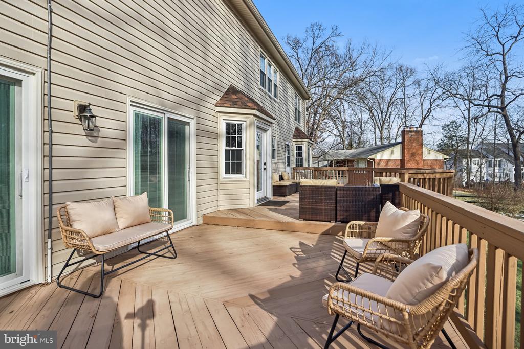 711 HUNTSMAN PLACE