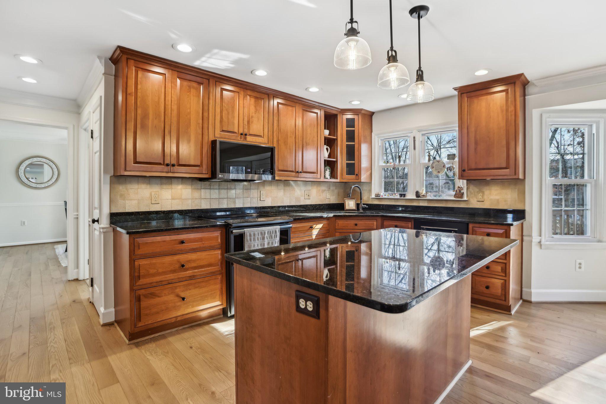 711 HUNTSMAN PLACE