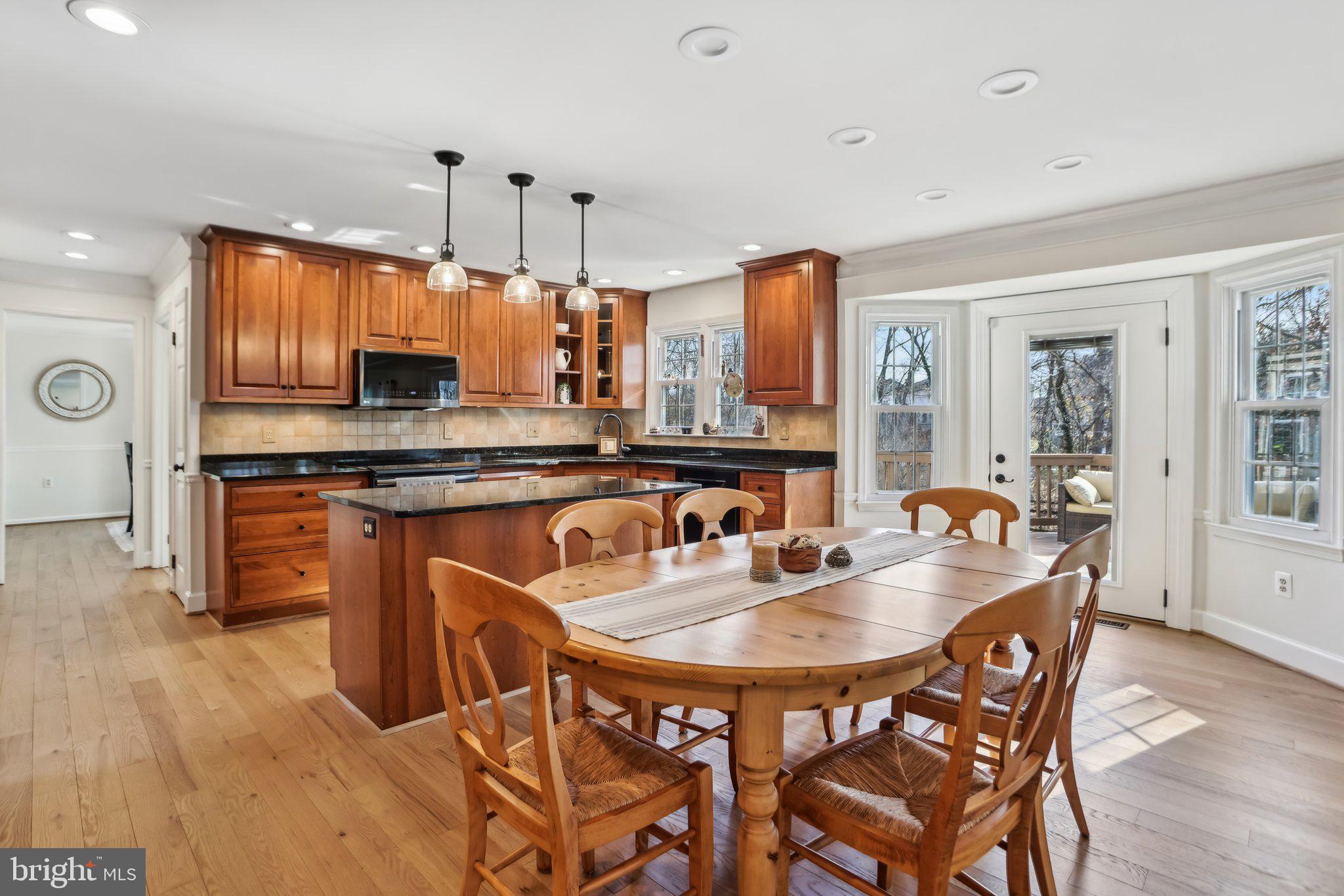 711 HUNTSMAN PLACE